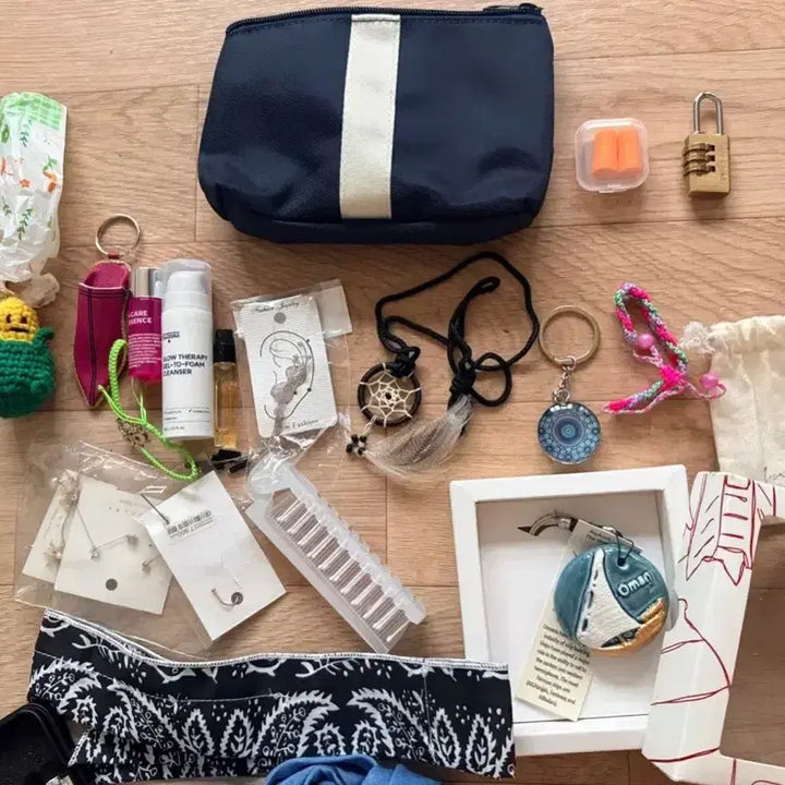 [BUNJANG] Bundle Set Craft/Travel/Cosmetics/Makeup Supplies/Keyring / [일괄] 공예/여행/화장품/메이크업 용품/키링 등 일괄