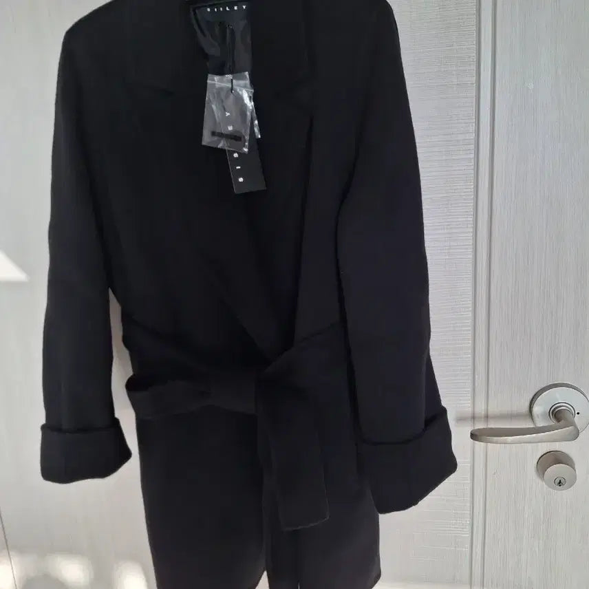 [BUNJANG] Sisley Black Belted Coat / 시슬리 블랙 반코트