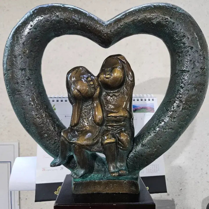 [BUNJANG] Heart Sculpture Lovers Bronze Ornament / 하트 조형물 연인 브론즈 장식품