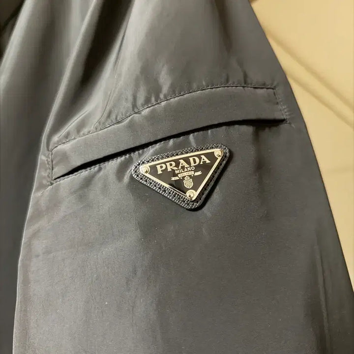 [BUNJANG] Prada Men's Windbreaker Jacket / 프라다 블랙 남성 바람막이 자켓[54]