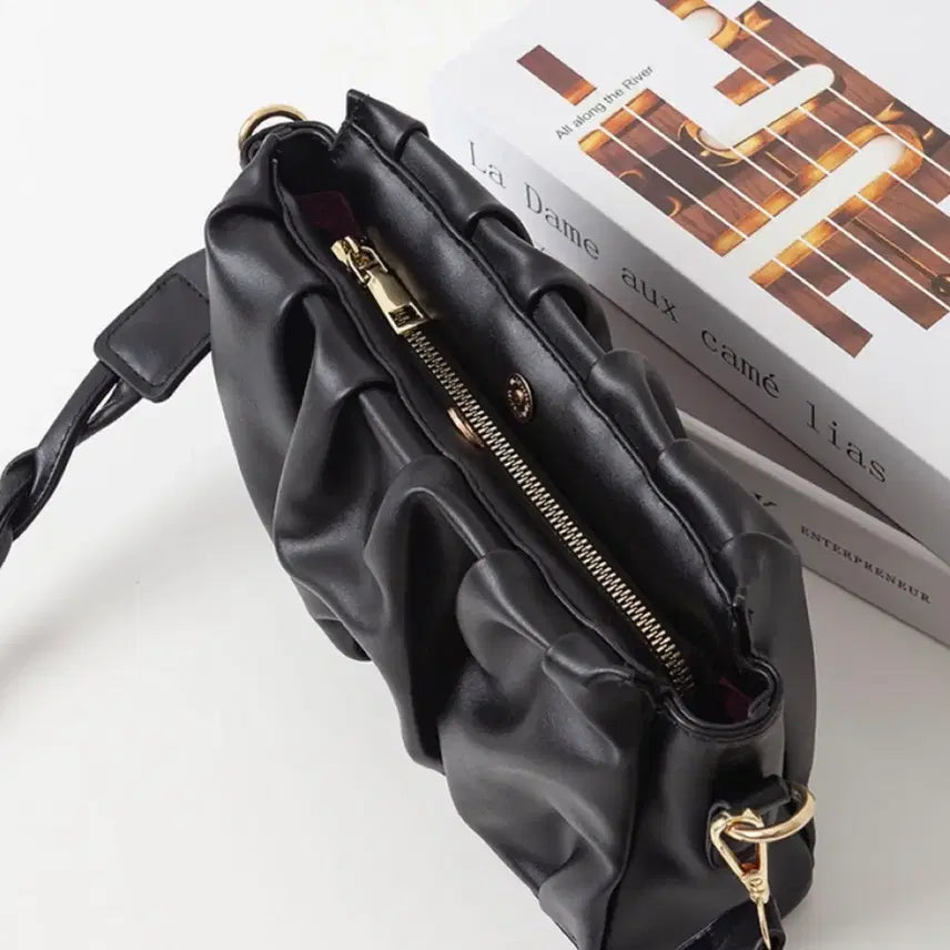 [BUNJANG] Black Ruched Shoulder Bag / 존예 셔링 블랙 숄더백 급처