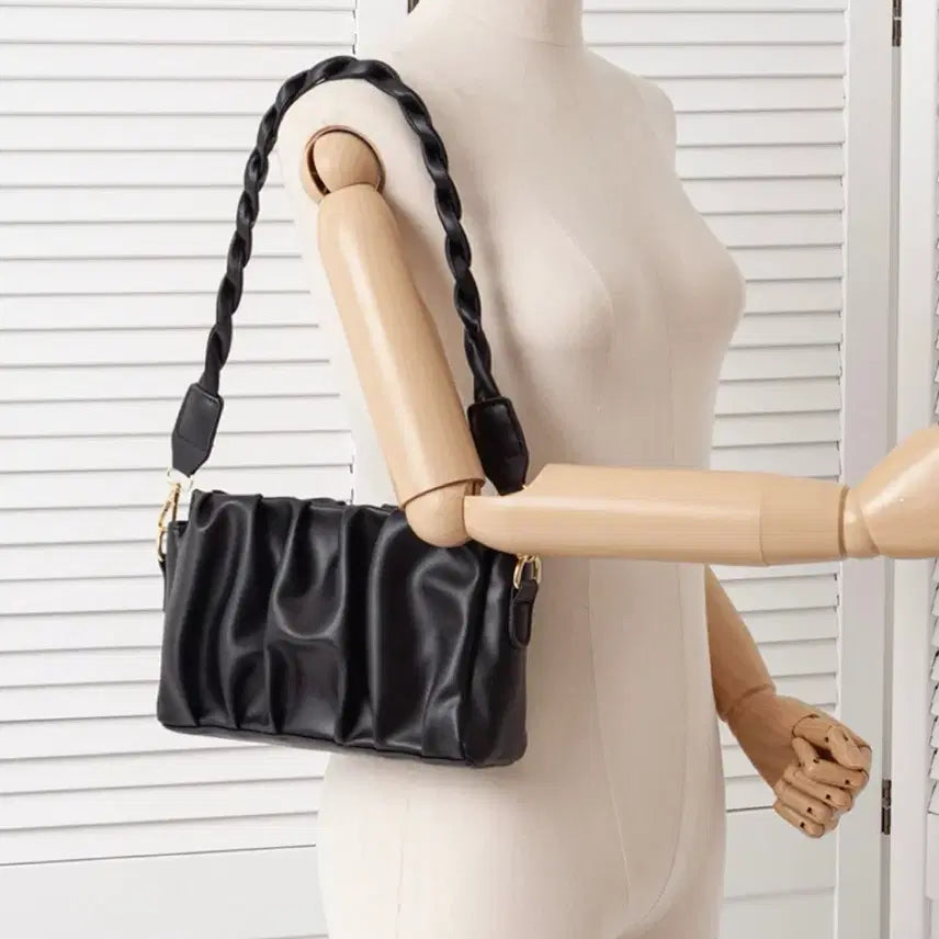 [BUNJANG] Black Ruched Shoulder Bag / 존예 셔링 블랙 숄더백 급처