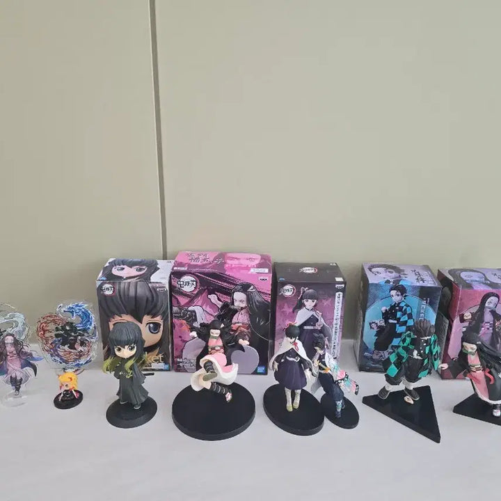 [BUNJANG] Demon Slayer Bundle Set / 귀멸의 칼날 피규어 및 굿즈 일괄판매 (전시용제품)