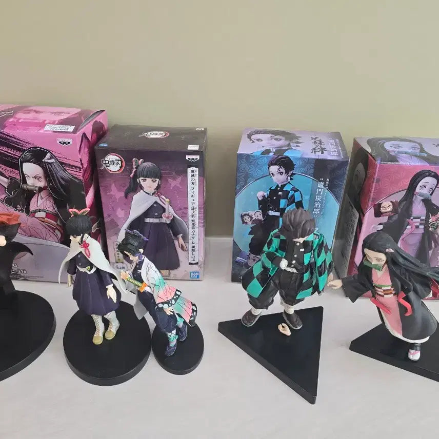 [BUNJANG] Demon Slayer Bundle Set / 귀멸의 칼날 피규어 및 굿즈 일괄판매 (전시용제품)
