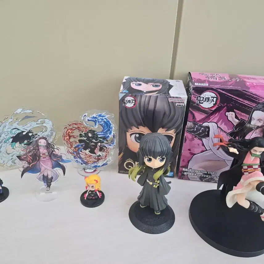 [BUNJANG] Demon Slayer Bundle Set / 귀멸의 칼날 피규어 및 굿즈 일괄판매 (전시용제품)