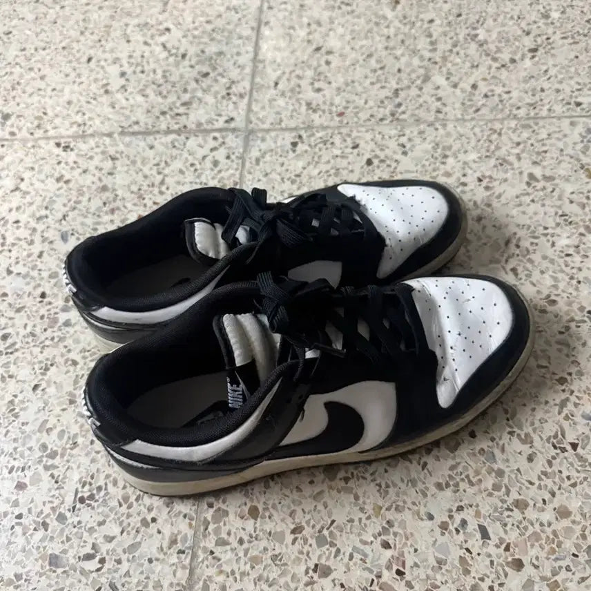 [BUNJANG] Nike Dunk Low Black/White Sneakers / 나이키 덩크 로우 블랙/화이트