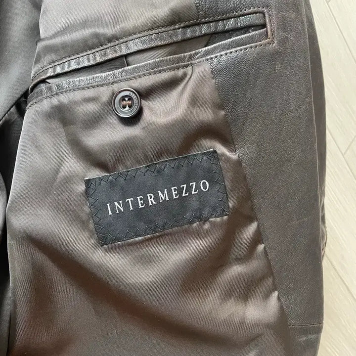 [BUNJANG] Intermezzo Brown Leather Jacket / 인터메조 브라운 가죽 자켓