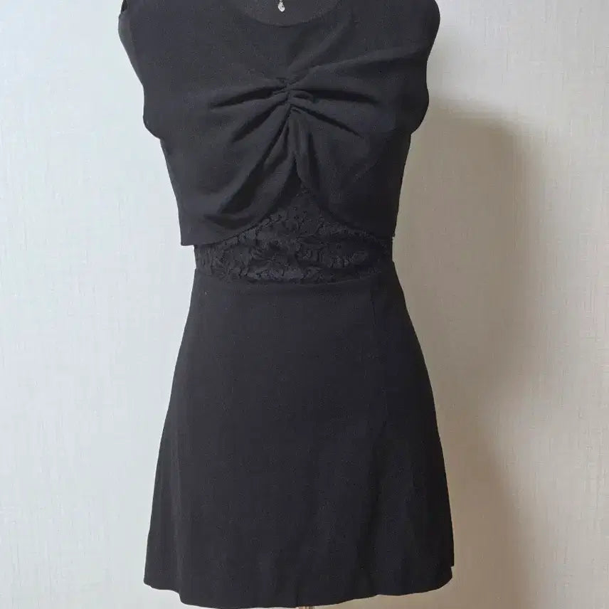 [BUNJANG] Another A Lace Mini Dress / 어나더에이 :민소매  레이스 미니 원피스. 블랙