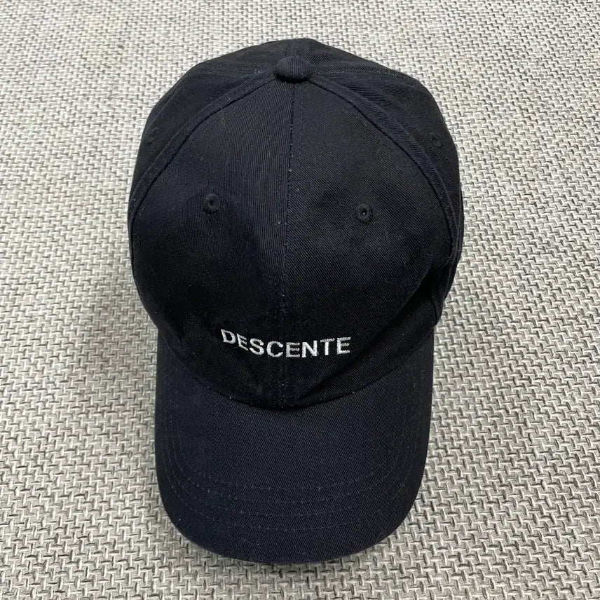 [BUNJANG] Descente Black Logo Ball Cap / [모자] 데상트 블랙 로고 볼캡