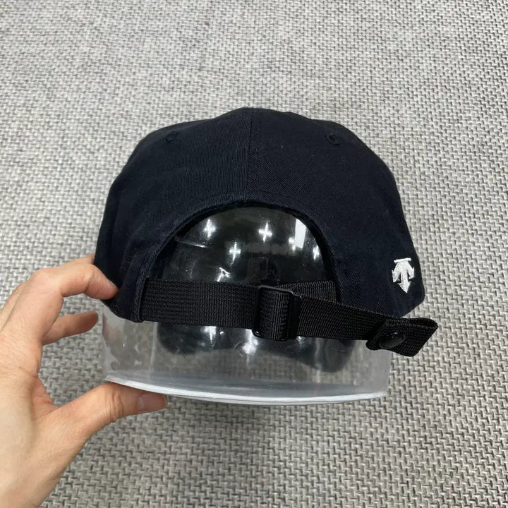 [BUNJANG] Descente Black Logo Ball Cap / [모자] 데상트 블랙 로고 볼캡