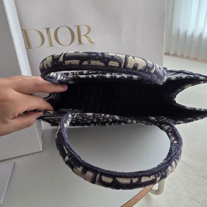 [BUNJANG] Dior Book Tote Medium Handbag / 디올 북도트 미디움 사용감 거의 없음