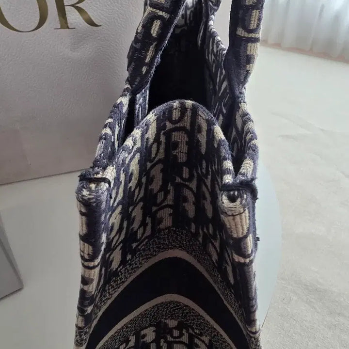 [BUNJANG] Dior Book Tote Medium Handbag / 디올 북도트 미디움 사용감 거의 없음