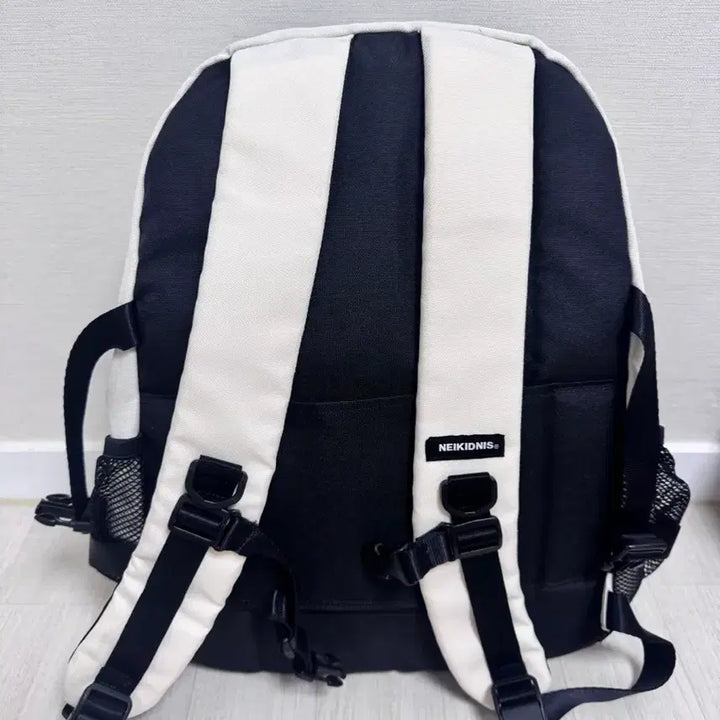 [BUNJANG] Nakedis Absolute Ivory Backpack / 네이키드니스 앱솔루트 아이보리 백팩