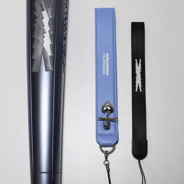 [BUNJANG] LE SSERAFIM FEARNADA 2024 Light Stick + Strap / 르세라핌 공식 응원봉 + FEARNADA 2024 스트랩
