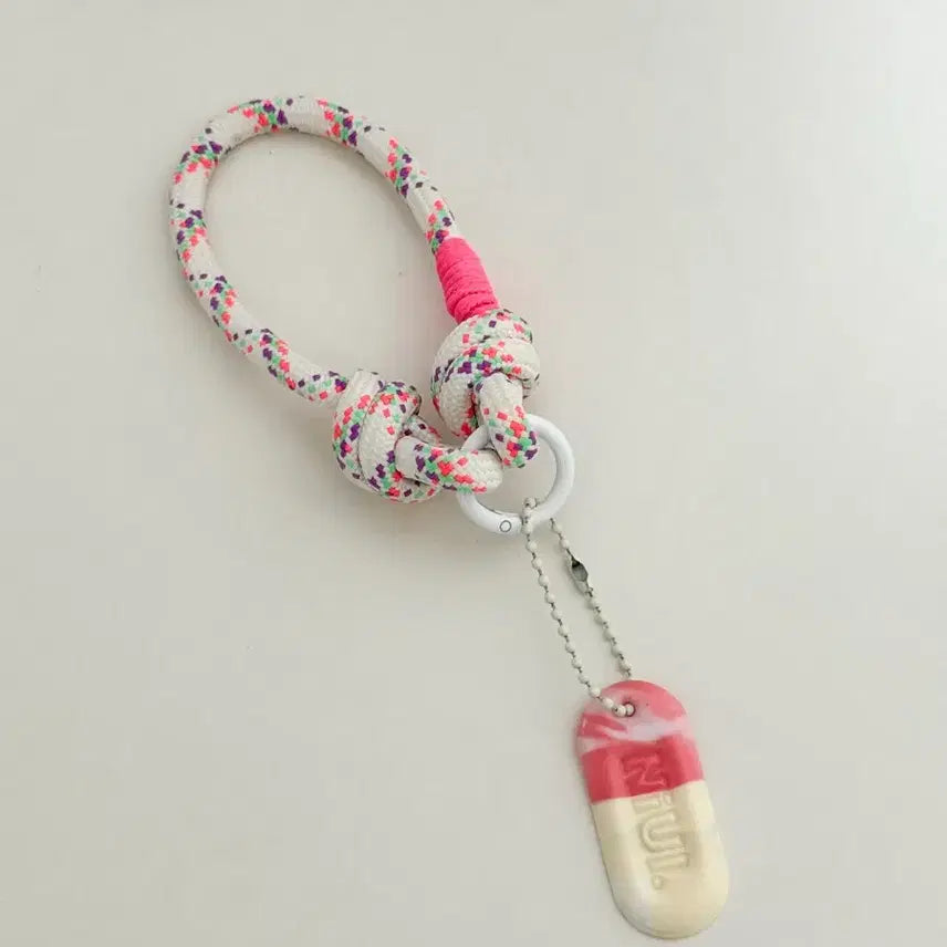 [BUNJANG] NIUL Upcycled Bottle Cap Keychain / NIUL 니울 니울링 병뚜껑 업사이클링 키링 열쇠고리