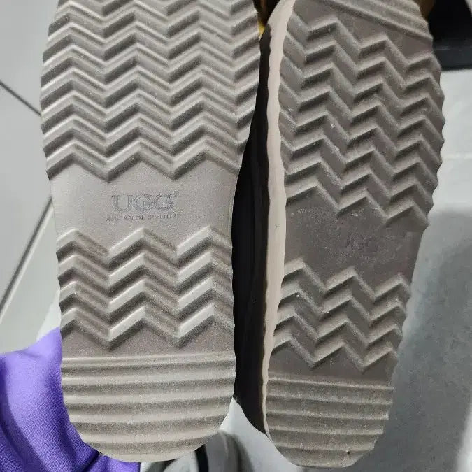 [BUNJANG] UGG Slippers Brown (Size 39 / 240) / UGG 어그 슬리퍼 브라운 39사이즈 240