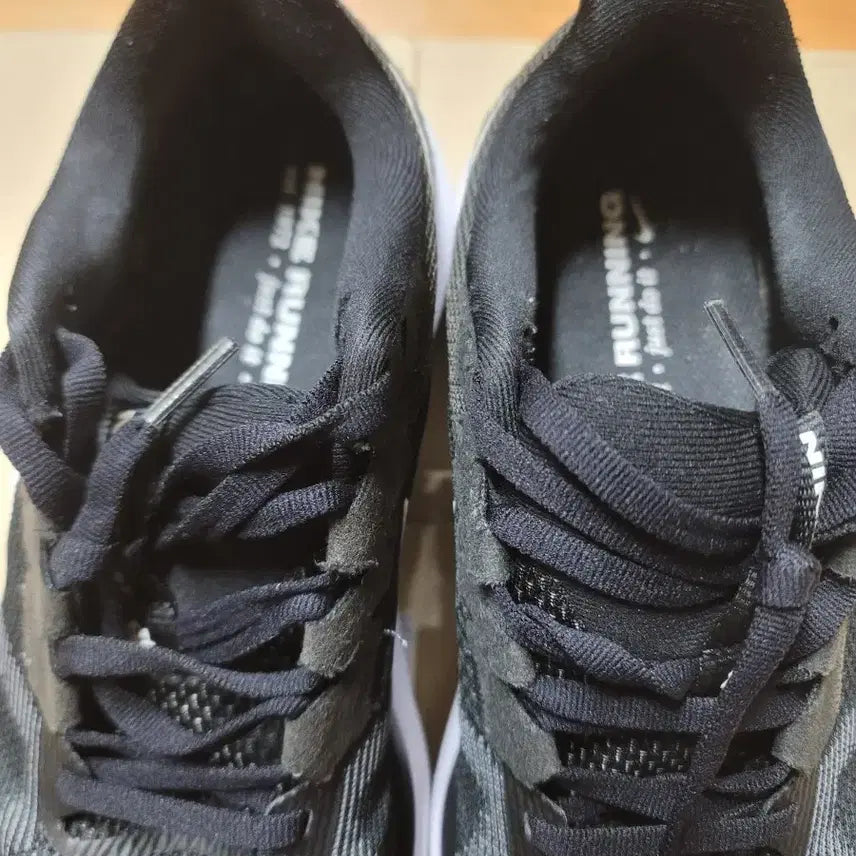 [SOLD OUT] 나이키운동화 250 스트럭쳐 25