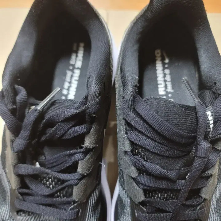 [SOLD OUT] 나이키운동화 250 스트럭쳐 25