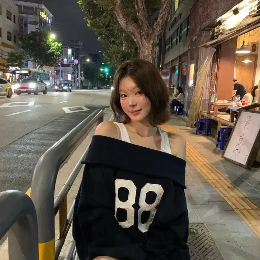 [BUNJANG] Sober Shop Navy Off MTM Off Shoulder Sweatshirt / 소버샵 Navy Off Mtm 네이비 넘버링 오프숄더 오프 맨투맨 88