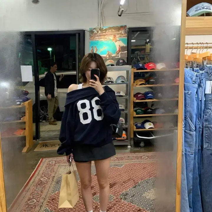 [BUNJANG] Sober Shop Navy Off MTM Off Shoulder Sweatshirt / 소버샵 Navy Off Mtm 네이비 넘버링 오프숄더 오프 맨투맨 88