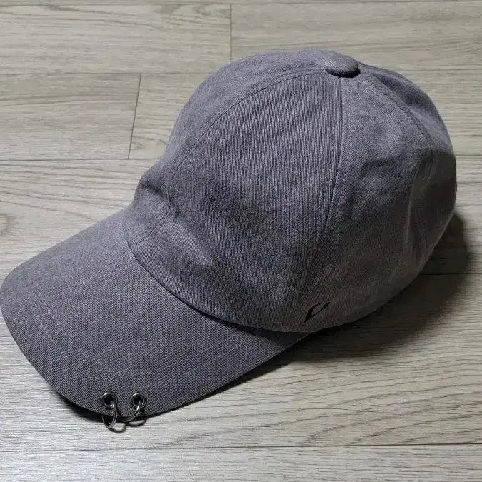 [BUNJANG] Vibrate Piercing Ball Cap / 바이브레이트 피어싱 볼캡