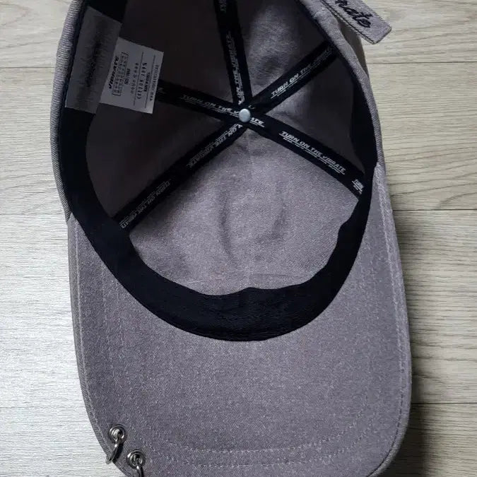 [BUNJANG] Vibrate Piercing Ball Cap / 바이브레이트 피어싱 볼캡