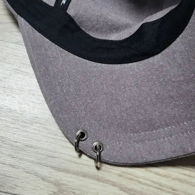 [BUNJANG] Vibrate Piercing Ball Cap / 바이브레이트 피어싱 볼캡