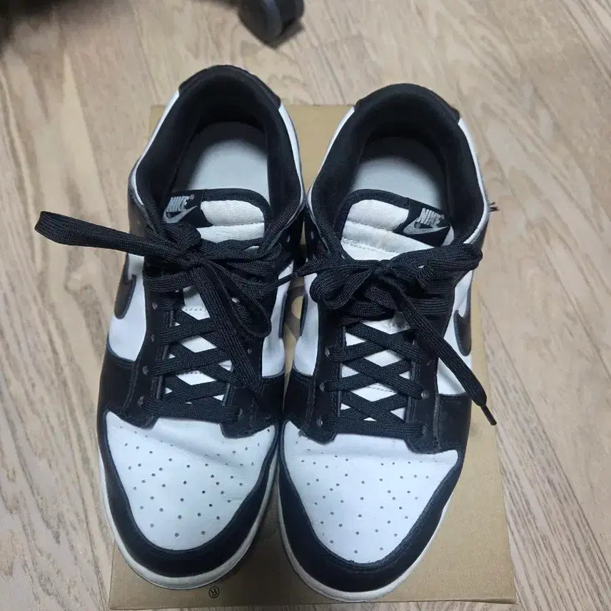 [BUNJANG] Nike Dunk Low Panda 275 Sneakers / 나이키 범고래 275