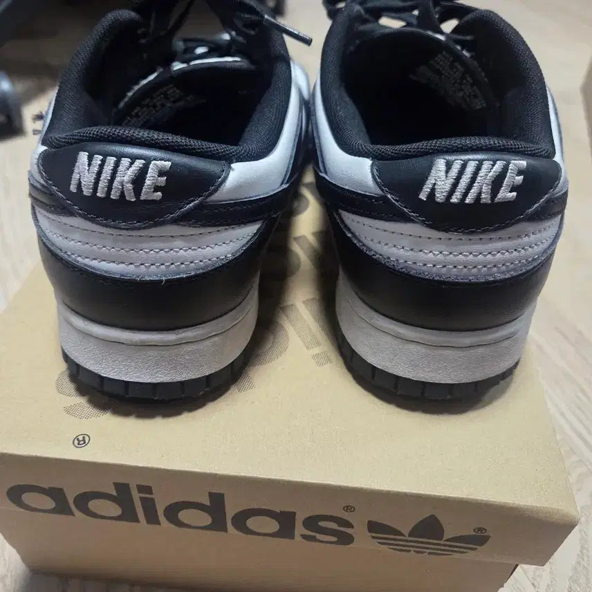 [BUNJANG] Nike Dunk Low Panda 275 Sneakers / 나이키 범고래 275