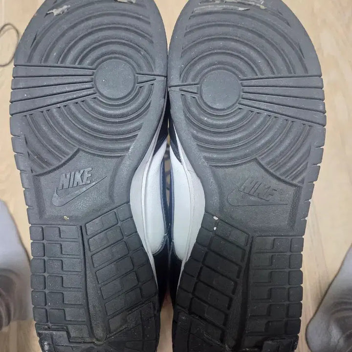 [BUNJANG] Nike Dunk Low Panda 275 Sneakers / 나이키 범고래 275