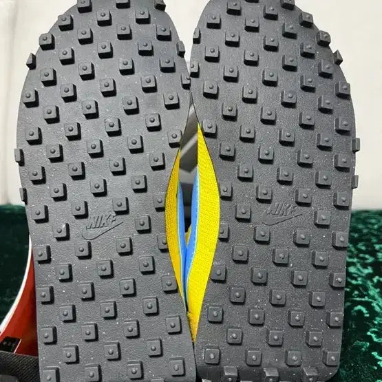 [BUNJANG] Nike LD-1000 Sneakers / 여성용(정품 나코탭 새상품)나이키 너무 이쁜색상(230~250사이즈)