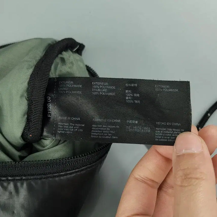 [BUNJANG] Lacoste Reflective Strap Sacoche Bag / 라코스테 블랙 반광 리플렉티브 스트랩 크록패치 사코슈백 숄더백 토트백 가