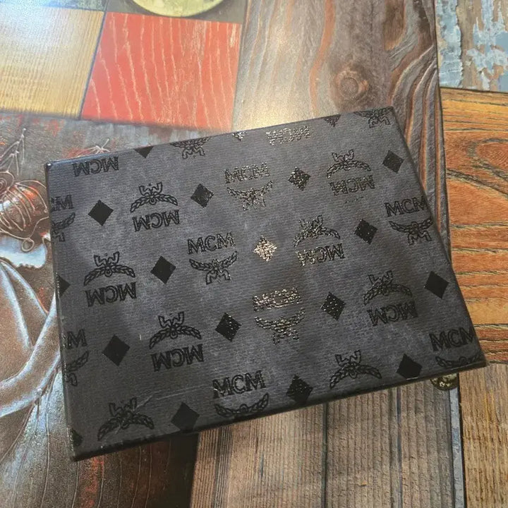 [BUNJANG] MCM Leather Card Wallet with Keyring / MCM 블랙 가죽 카드지갑 키링 + 풀박스
