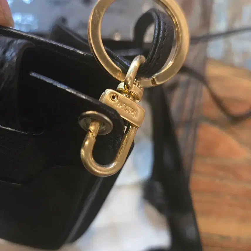 [BUNJANG] MCM Leather Card Wallet with Keyring / MCM 블랙 가죽 카드지갑 키링 + 풀박스
