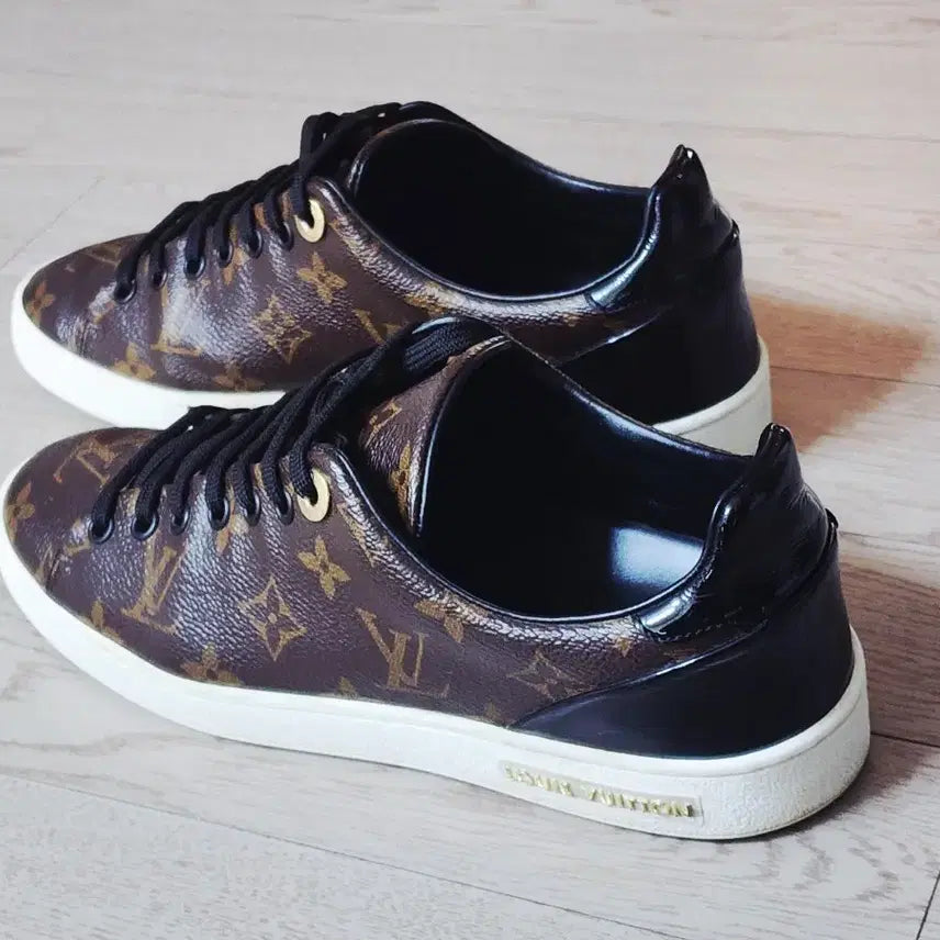 [BUNJANG] Louis Vuitton Monogram Frontrow Sneakers / 상태A)루이비통 모노그램 프론트로우 스니커즈37.5
