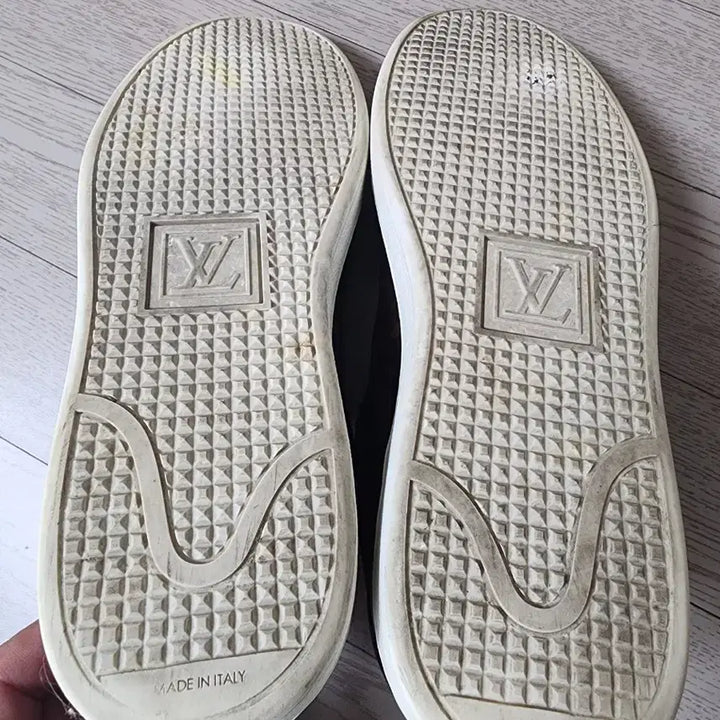 [BUNJANG] Louis Vuitton Monogram Frontrow Sneakers / 상태A)루이비통 모노그램 프론트로우 스니커즈37.5