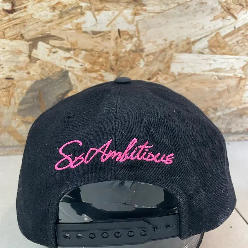 [SOLD OUT] 일리네어 레코즈 블랙 스냅백