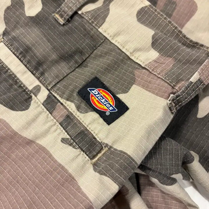 [BUNJANG] Dickies Cargo Shorts Military Camo Pattern Pants / [36] 디키즈 카고 반바지 밀리터리 카모 패턴 팬츠 C840