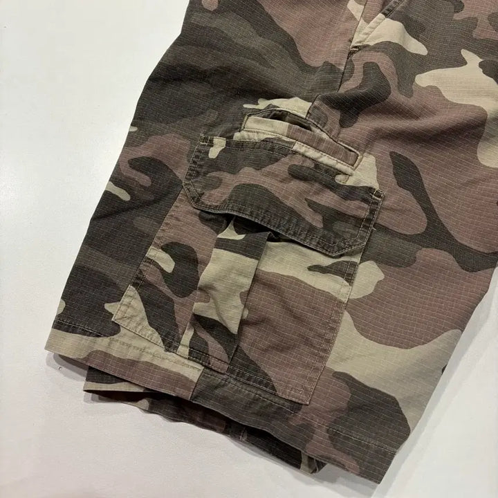 [BUNJANG] Dickies Cargo Shorts Military Camo Pattern Pants / [36] 디키즈 카고 반바지 밀리터리 카모 패턴 팬츠 C840