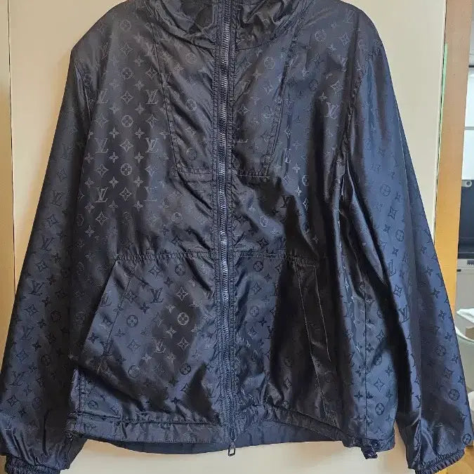 [BUNJANG] Louis Vuitton Monogram Reversible Windbreaker / 루이비통 모노그램 리버서블 윈드브레이커