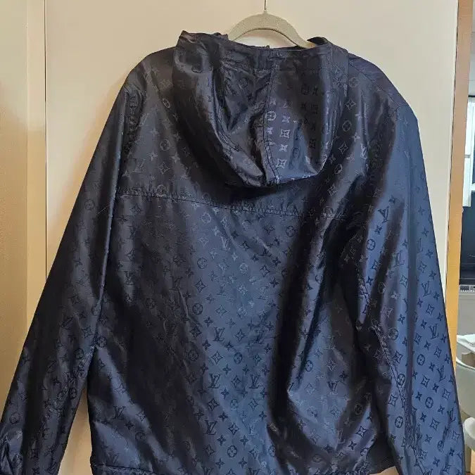 [BUNJANG] Louis Vuitton Monogram Reversible Windbreaker / 루이비통 모노그램 리버서블 윈드브레이커