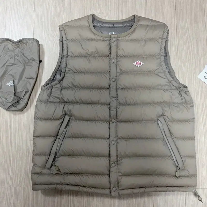 [BUNJANG] Danton Padding Vest Sand Beige / 단톤 패딩 베스트 샌드 베이지