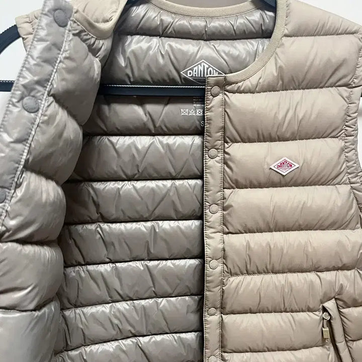 [BUNJANG] Danton Padding Vest Sand Beige / 단톤 패딩 베스트 샌드 베이지