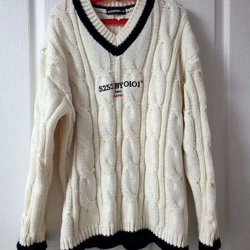 [BUNJANG] 5252 BY OIOI Cable Knit Sweater / 5252바이오아이오아이 케이블 니트 아이보리