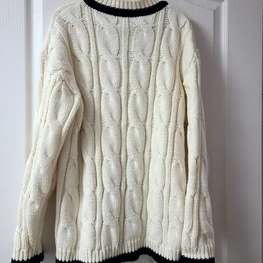 [BUNJANG] 5252 BY OIOI Cable Knit Sweater / 5252바이오아이오아이 케이블 니트 아이보리