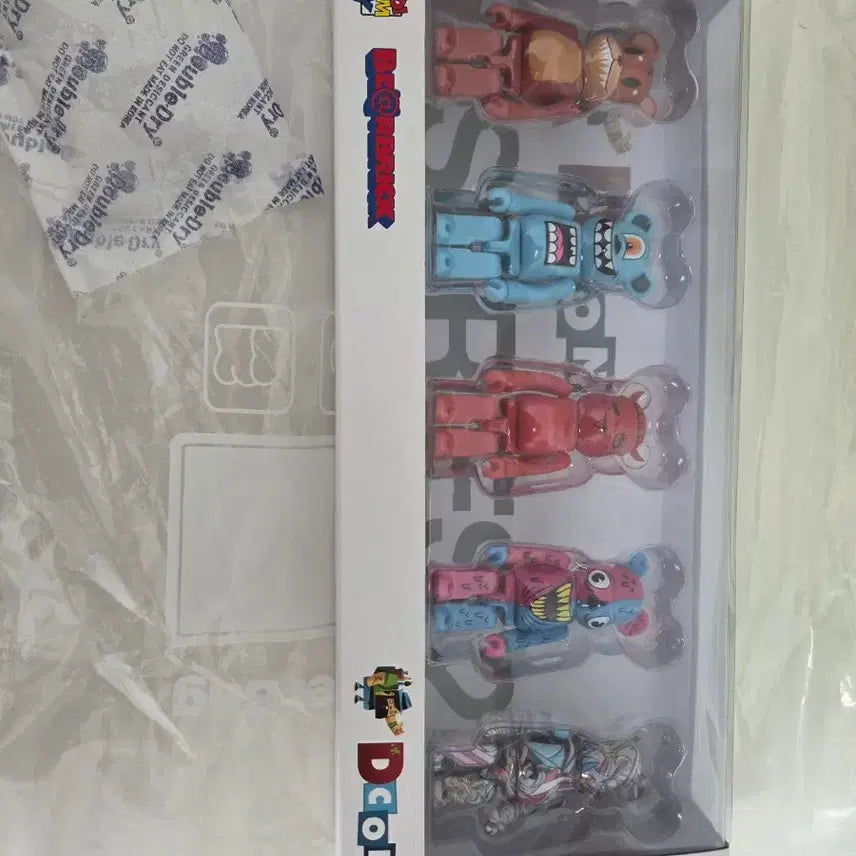 [BUNJANG] Bearbrick D-CON 2nd Series Figure / 베어브릭 디콘(디자이너콘) d-con 2탄 미개봉 팝니다.