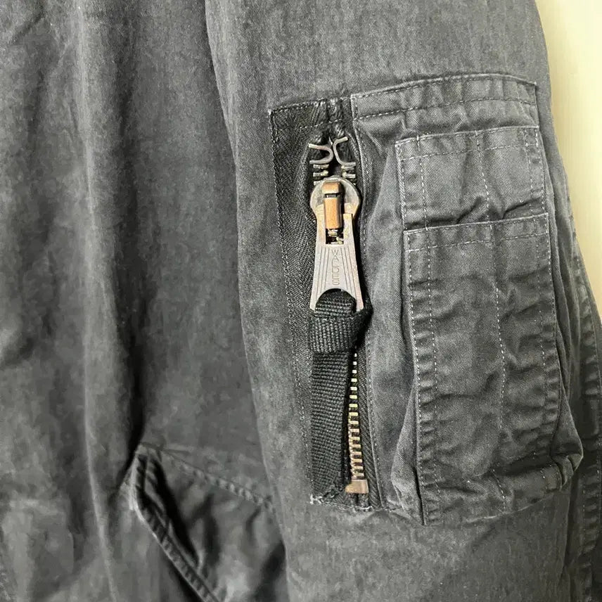 [BUNJANG] Blacktail Black / 블랙아웃 피쉬테일  블랙