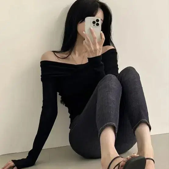 [BUNJANG] Andmore Off-Shoulder Ribbed Wrap Long Sleeve Top / 앤드모어 오프숄더 골지 랩셔링 긴팔티셔츠