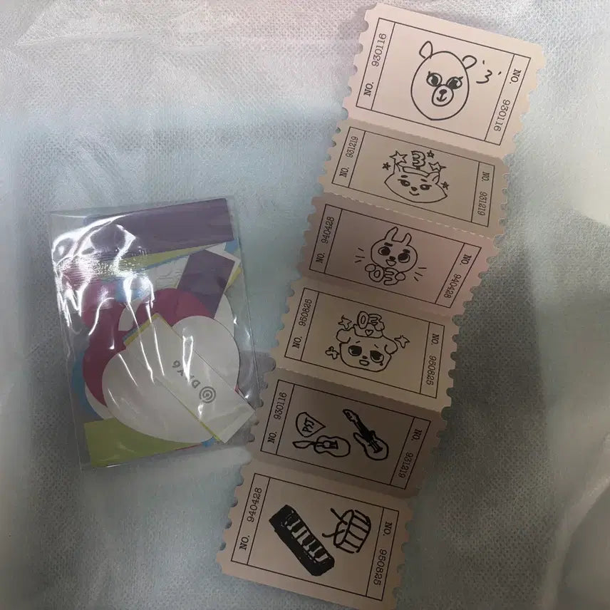 [BUNJANG] Day6 Stamp &amp; Confetti Set / 데이식스 우표 &amp; 컨페티 세트