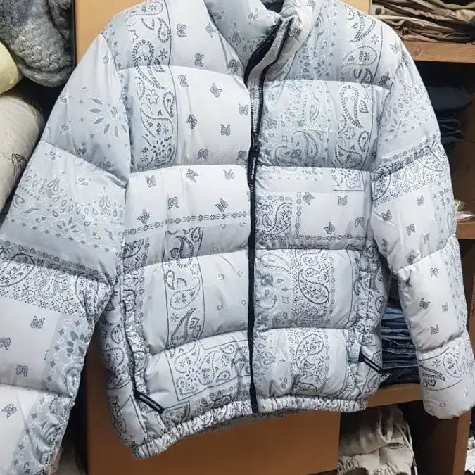 [BUNJANG] thisisneverthat Paisley Down Padded Jacket / 디스이즈네버댓 페이즐리 다운패딩